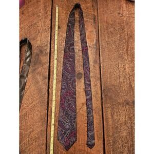 Strathmore by Richman All Silk Paisley Tie